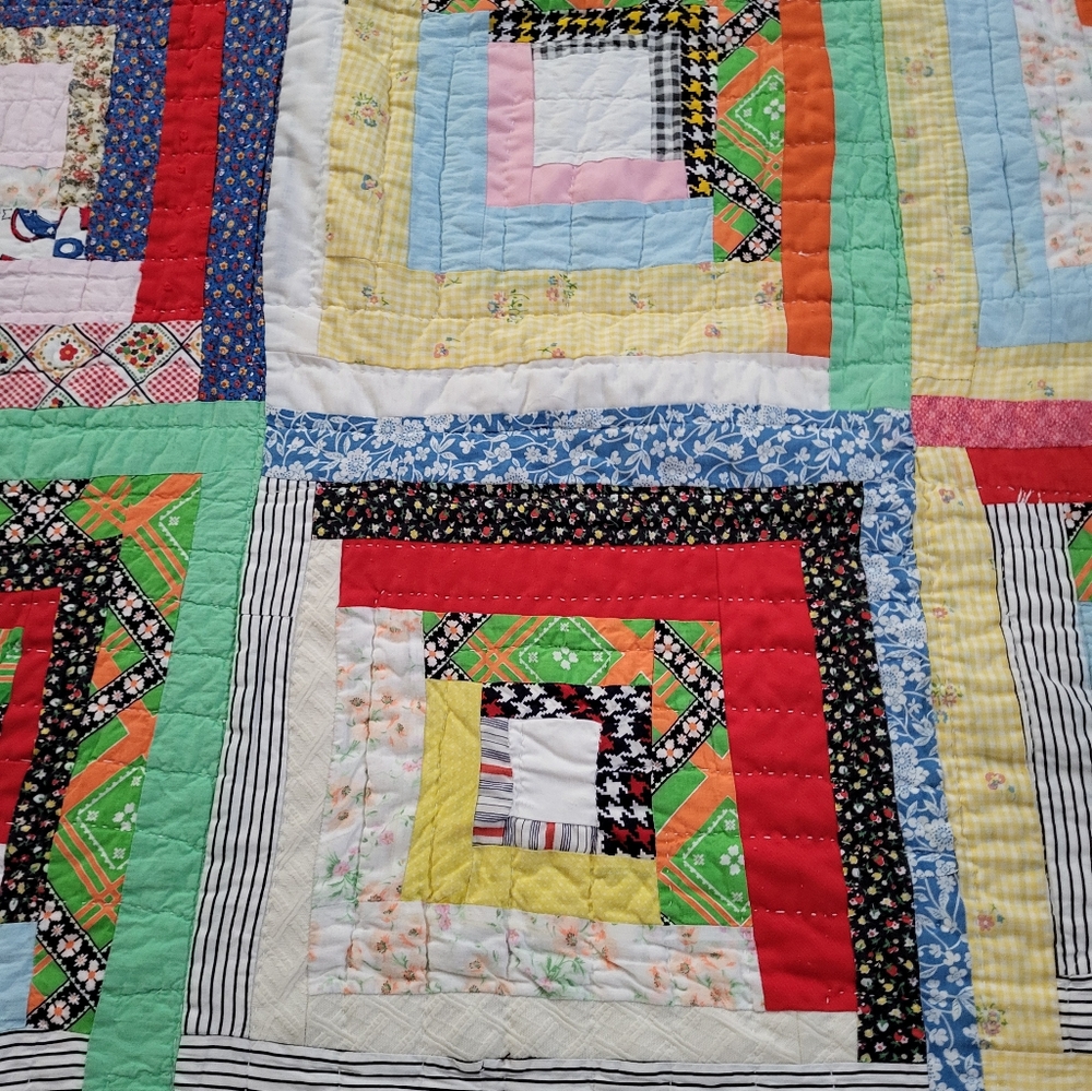Vintage 58.5 x 77.5 Quilt